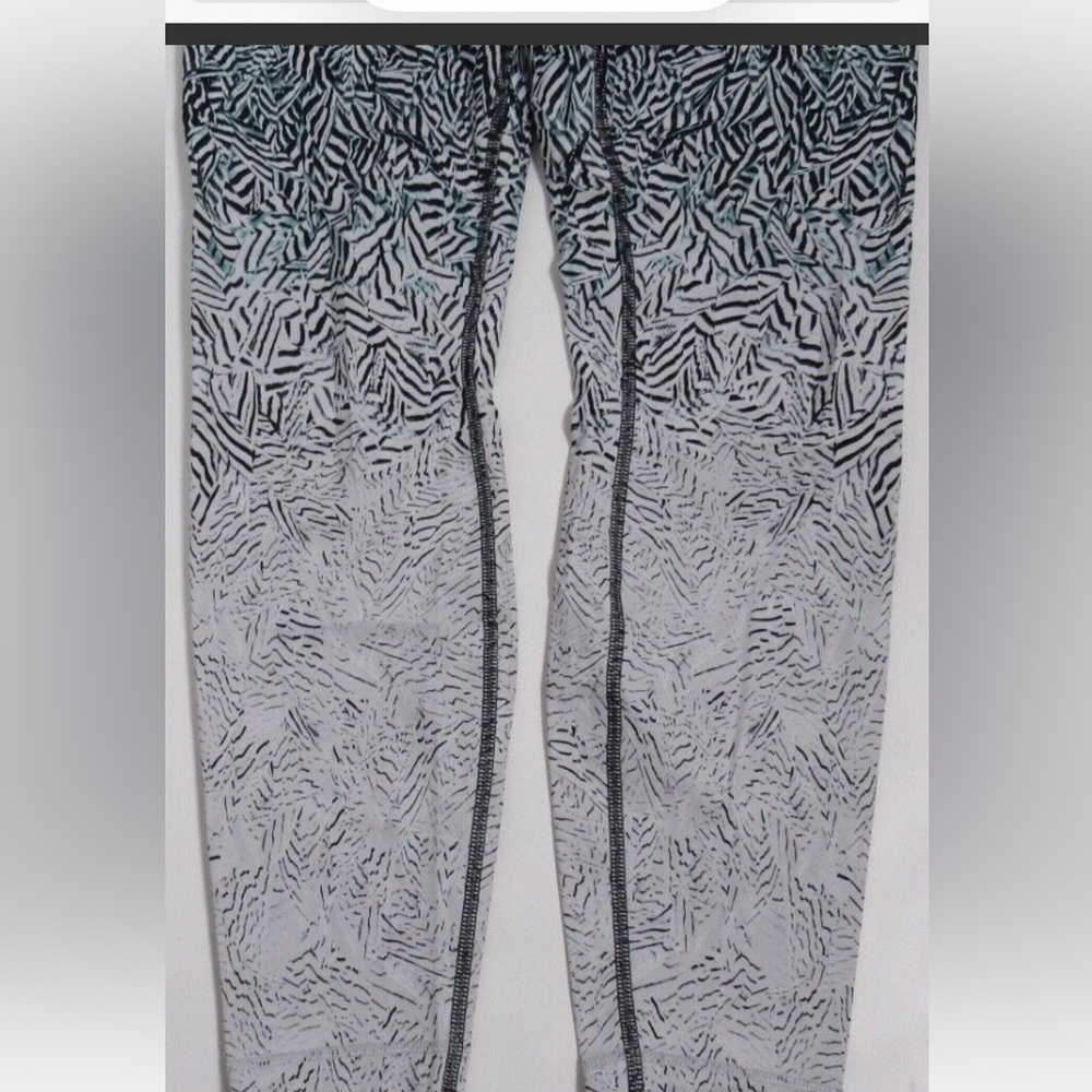 Lululemon wunder under dazzle nulux size 2 - Picture 3 of 11